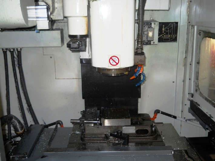 http://www.machinetools247.com/images/machines/13702-Kitamura Mycenter-1 APC 3.jpg