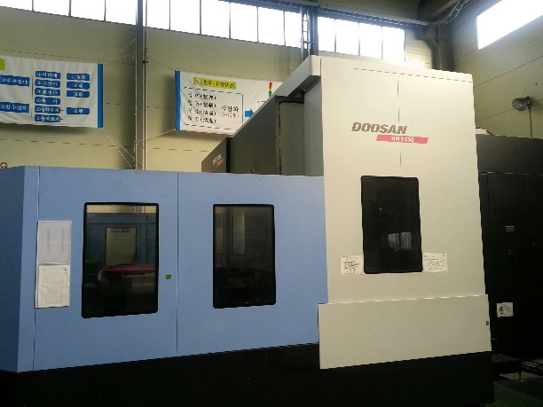 http://www.machinetools247.com/images/machines/13871-Doosan HM-1250.jpg