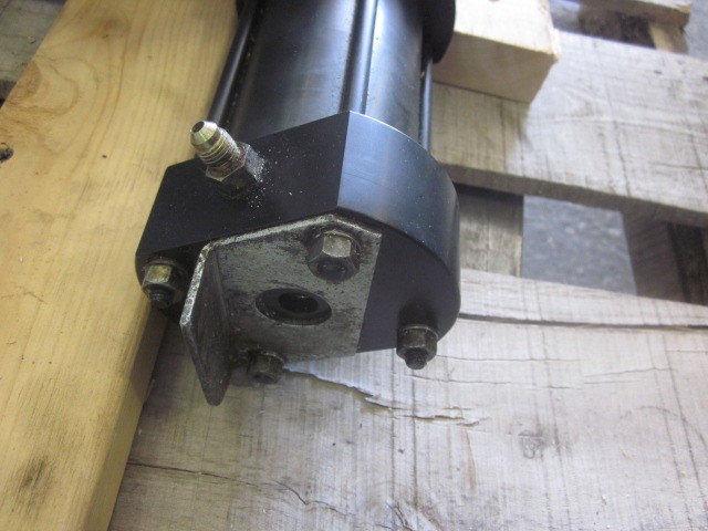 http://www.machinetools247.com/images/machines/14055-Haas SL-10T Tailstock 4.jpg