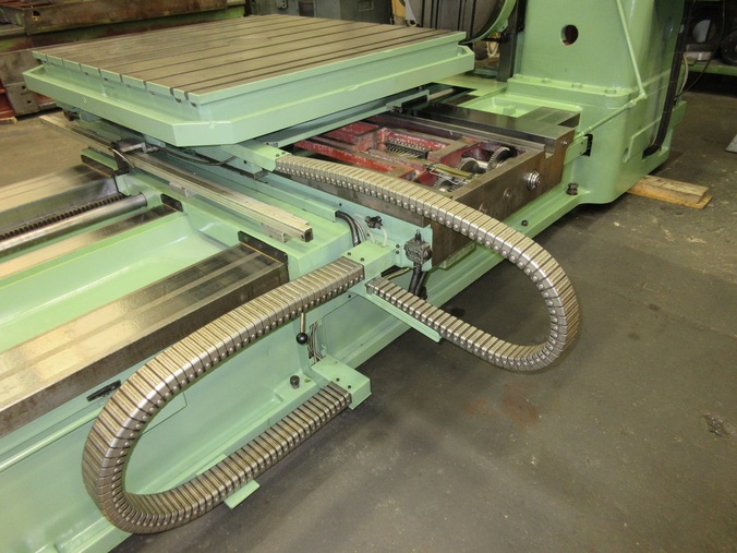 http://www.machinetools247.com/images/machines/15020-Tos W-100A 3.jpg