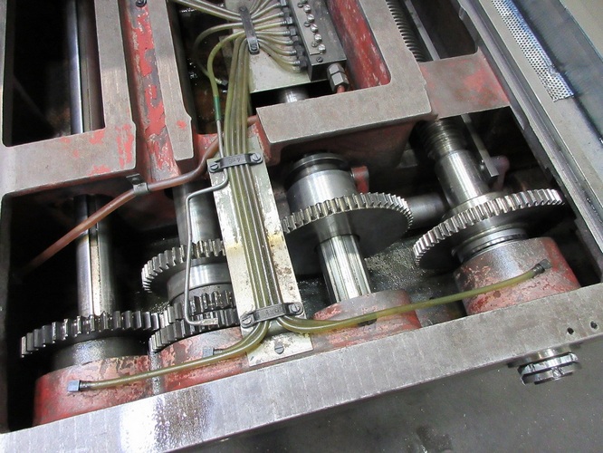 http://www.machinetools247.com/images/machines/15020-Tos W-100A 5.jpg