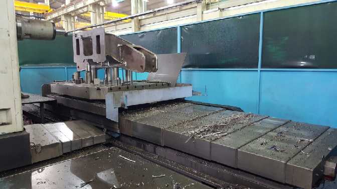 http://www.machinetools247.com/images/machines/15619-Doosan DBC-130 L 4.jpg