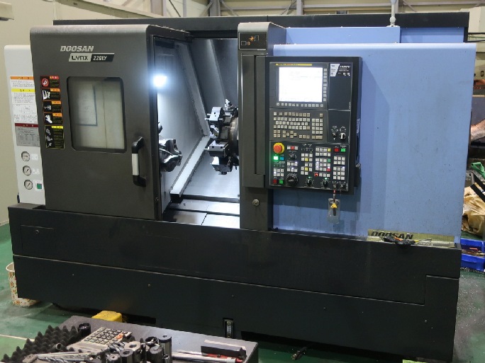 http://www.machinetools247.com/images/machines/15674-Doosan Lynx-220 LYC 1.jpg