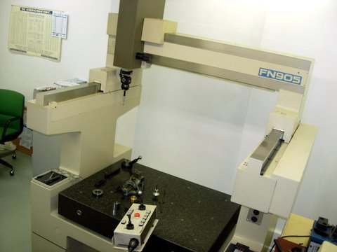 http://www.machinetools247.com/images/machines/15829-Mitutoyo FN-905.jpg