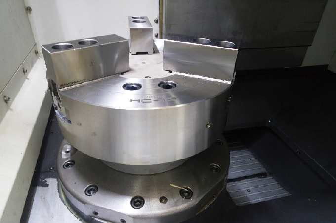 http://www.machinetools247.com/images/machines/16140-Hyundai-Wia LV-450 RM 1.jpg