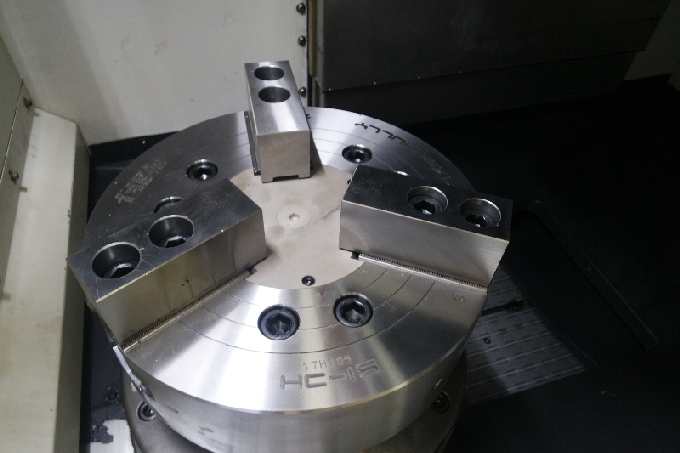 http://www.machinetools247.com/images/machines/16140-Hyundai-Wia LV-450 RM 2.jpg