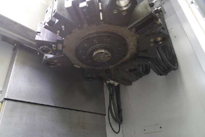 http://www.machinetools247.com/images/machines/16140-Hyundai-Wia LV-450 RM 8.jpg