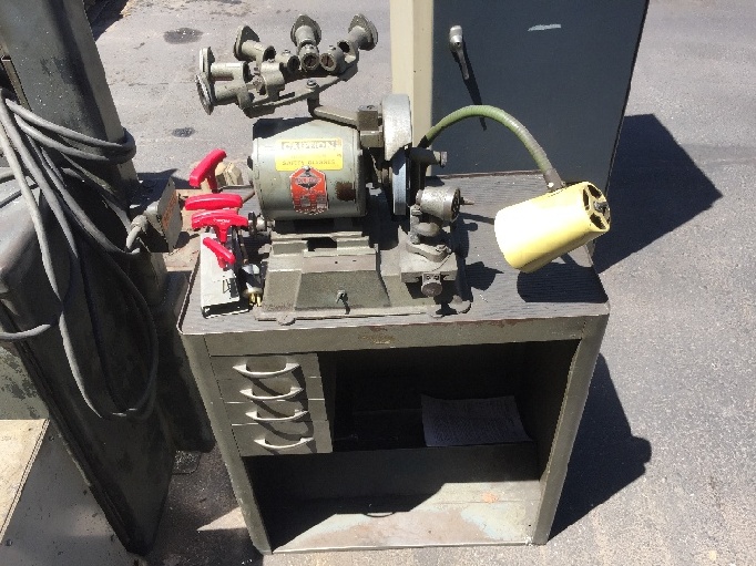 http://www.machinetools247.com/images/machines/16165-Black Diamond Model 10.jpg