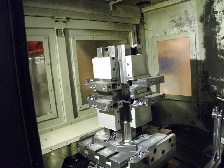 http://www.machinetools247.com/images/machines/16182-Doosan HM-500 e.jpg