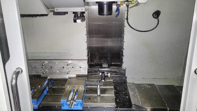 http://www.machinetools247.com/images/machines/16224-Haas VF-2 YT 2.jpg