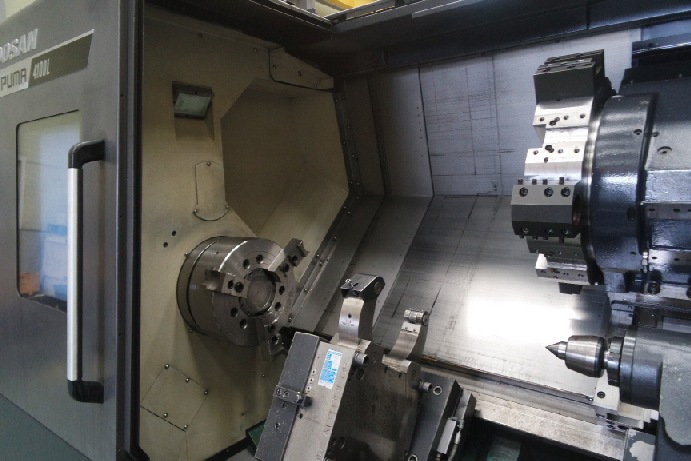 http://www.machinetools247.com/images/machines/16360-Doosan Puma-4100 LB 10.jpg