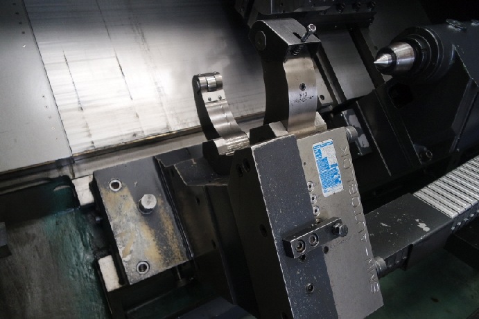 http://www.machinetools247.com/images/machines/16360-Doosan Puma-4100 LB 8.jpg