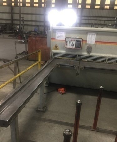 http://www.machinetools247.com/images/machines/16438-Accurshear 625012 a.jpg