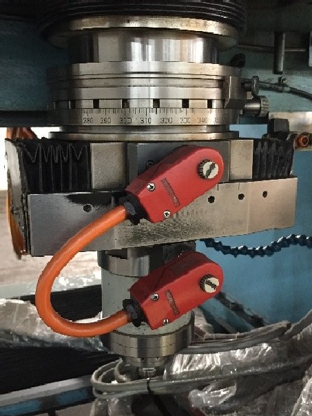 http://www.machinetools247.com/images/machines/16478-Hauser S-50 DR 10.jpg
