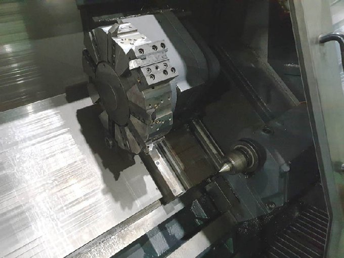 http://www.machinetools247.com/images/machines/16578-Doosan Puma-400 B 2.jpg