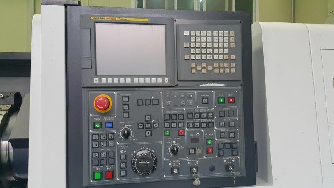 http://www.machinetools247.com/images/machines/16628-Doosan Puma-300 C 7.jpg