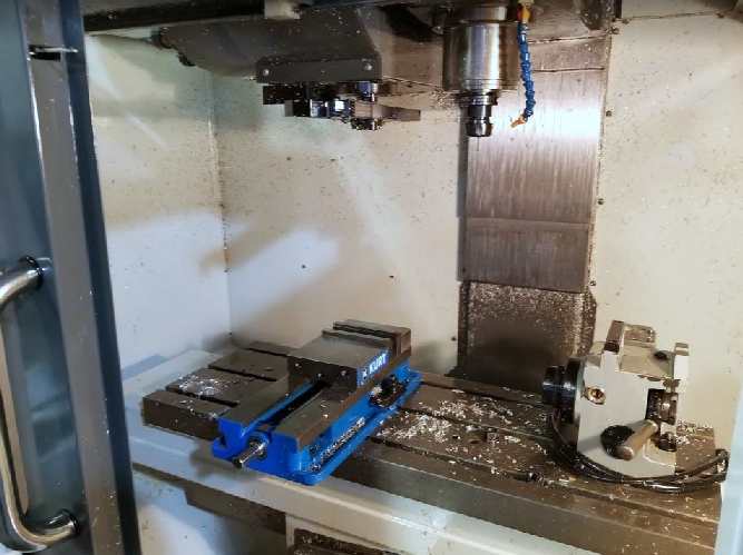 http://www.machinetools247.com/images/machines/16659-Haas Super Mini-Mill 2 b.jpg