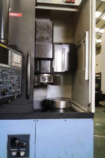 http://www.machinetools247.com/images/machines/16723-Doosan Puma V-550M 2.jpg